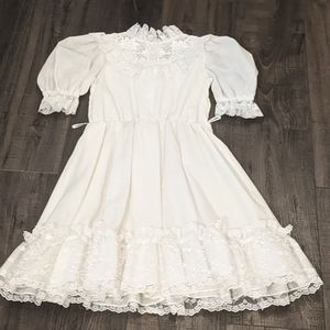 Vtg. Dorrisa International Nicole Floral Embroidery Lace Dress